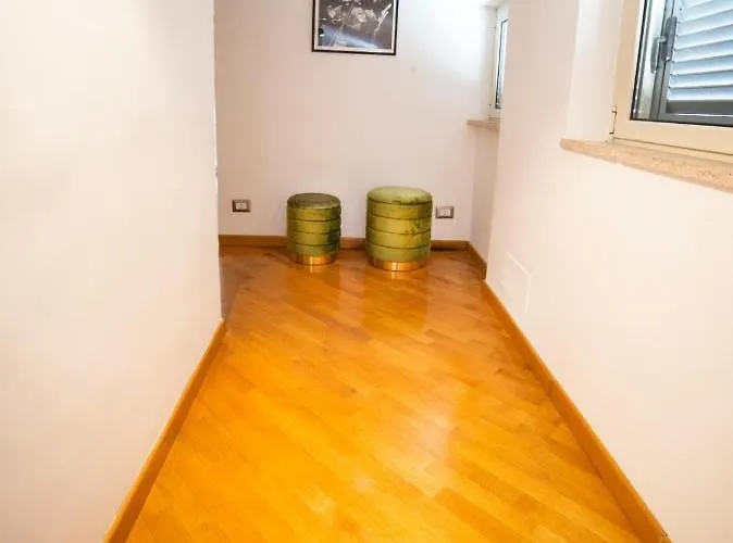 Apartament Lucina 35 *
